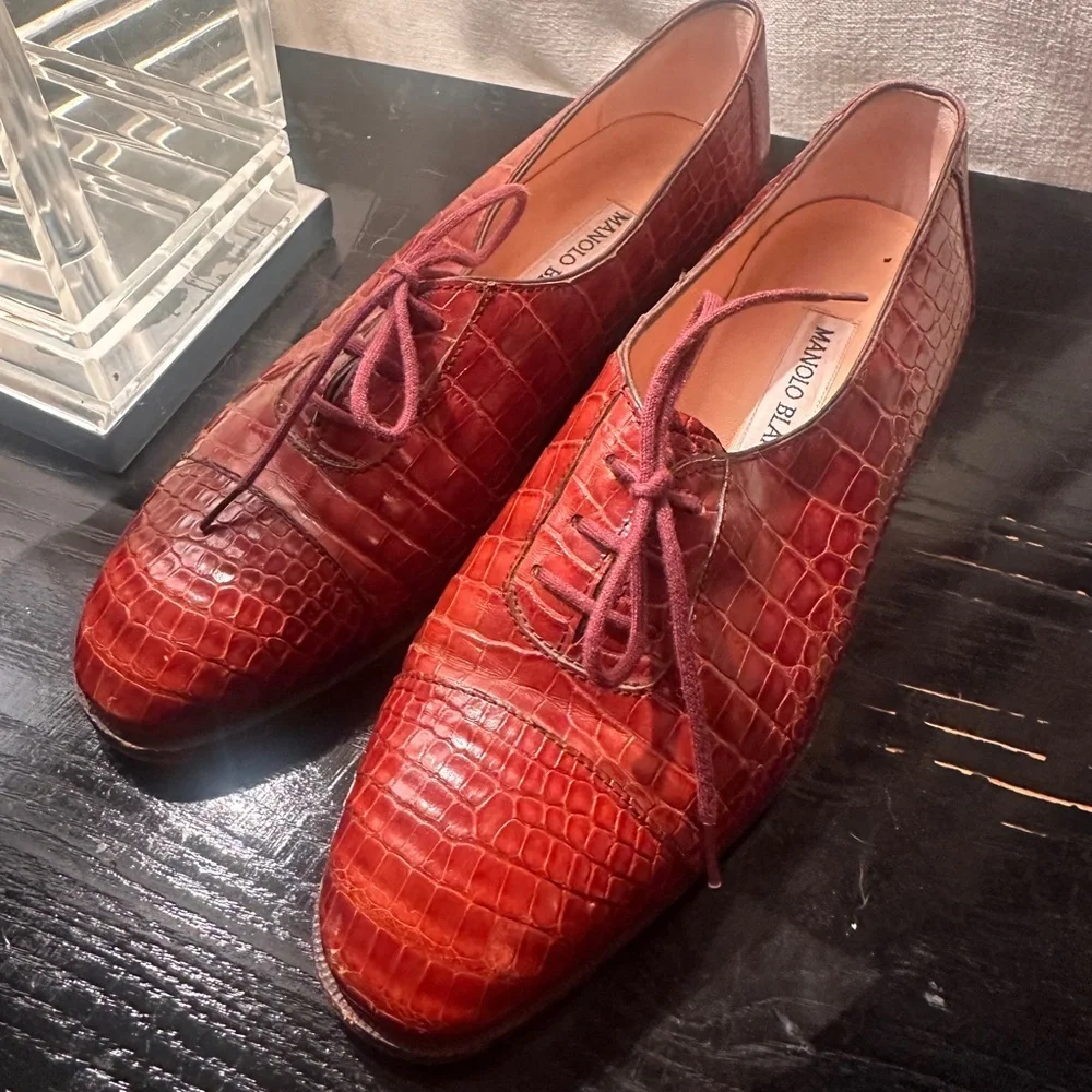 Manolo Blahnik lace up crocodile loafers